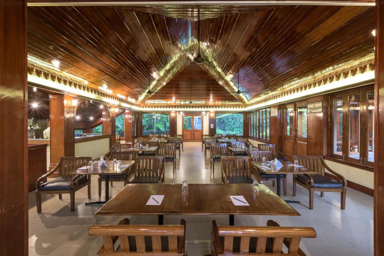 Hotel Club Mahindra Thekkady Esterno foto