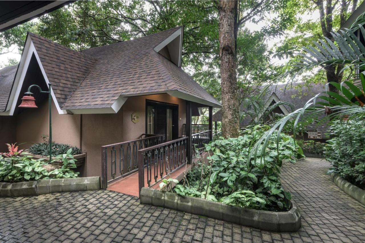 Hotel Club Mahindra Thekkady Esterno foto