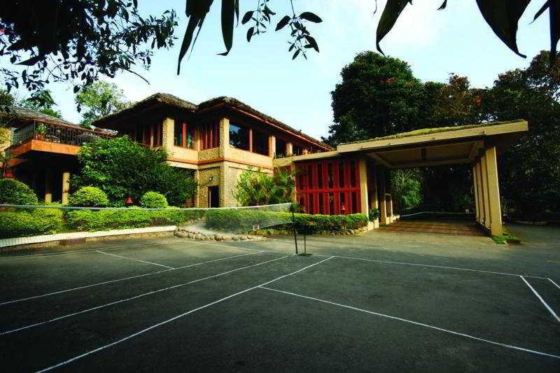 Hotel Club Mahindra Thekkady Esterno foto