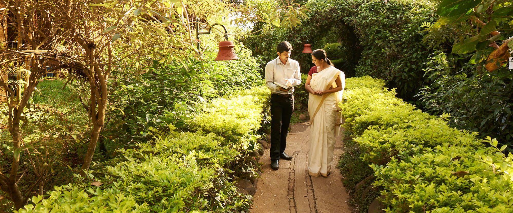 Hotel Club Mahindra Thekkady Esterno foto