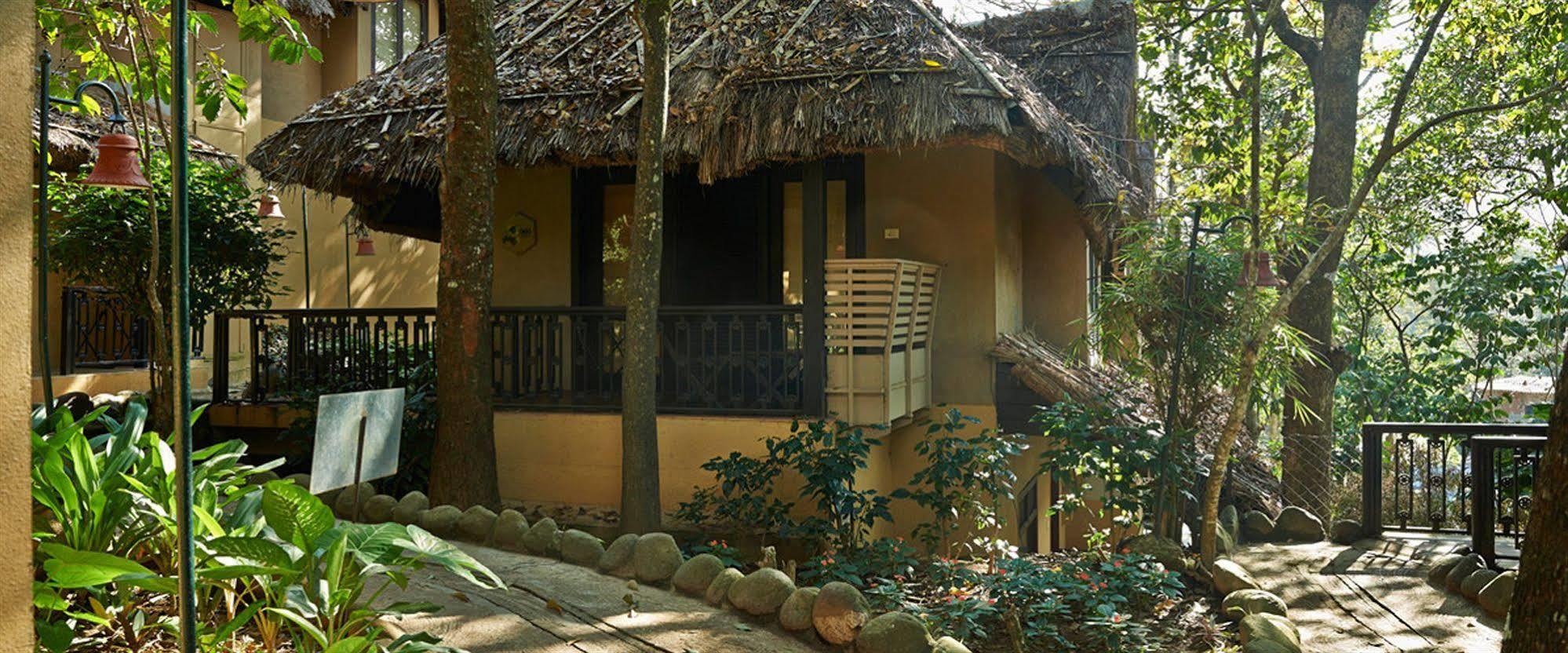 Hotel Club Mahindra Thekkady Esterno foto